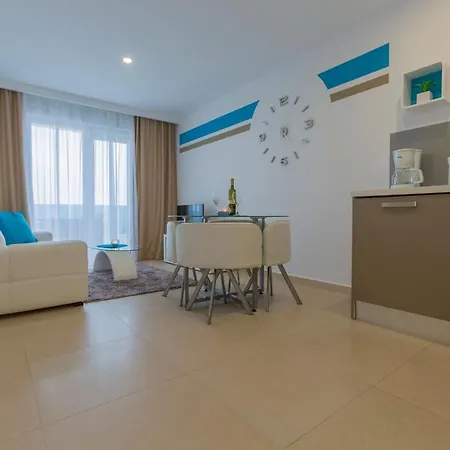 Apartment Lux