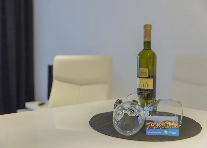 아파트 Lux 마카르스카