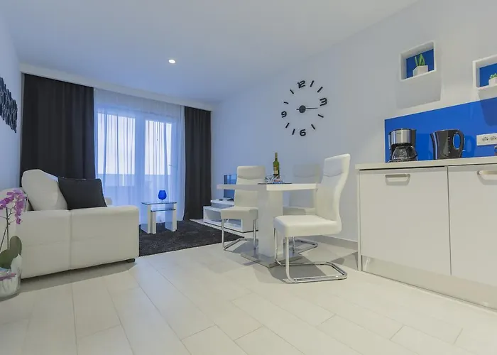 Lux * 마카르스카