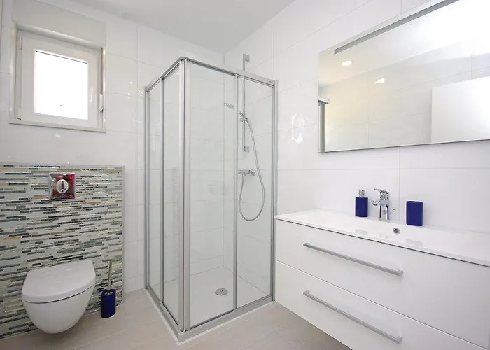 Lux * 마카르스카